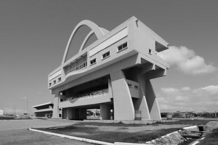 Foto Ghana, Accra, Unabhängigkeitsbogen Independence Arc, 1961, Architekt Victor Adegbite, 2022 © Jean Molitor